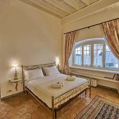 Campo De Fiori Elegant Appartement *